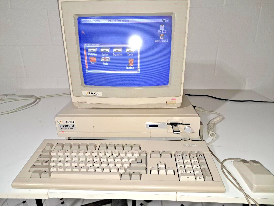 Amiga 1000, Keyboard, Mouse, 1.5 Ram, Gotek and Box