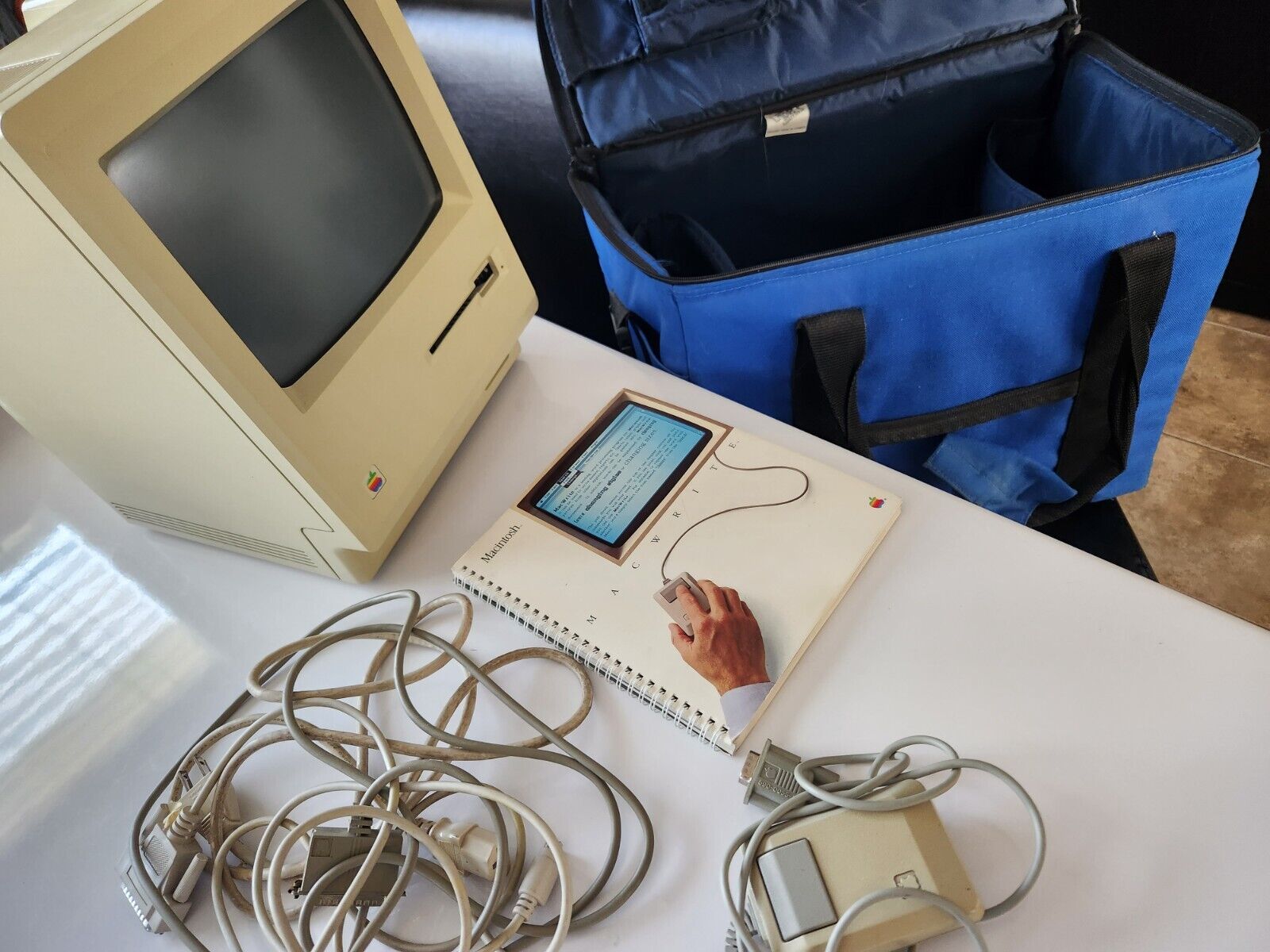 Apple Macintosh 128K M0001 Computer with Mouse, no keyboard. Case included. 1984