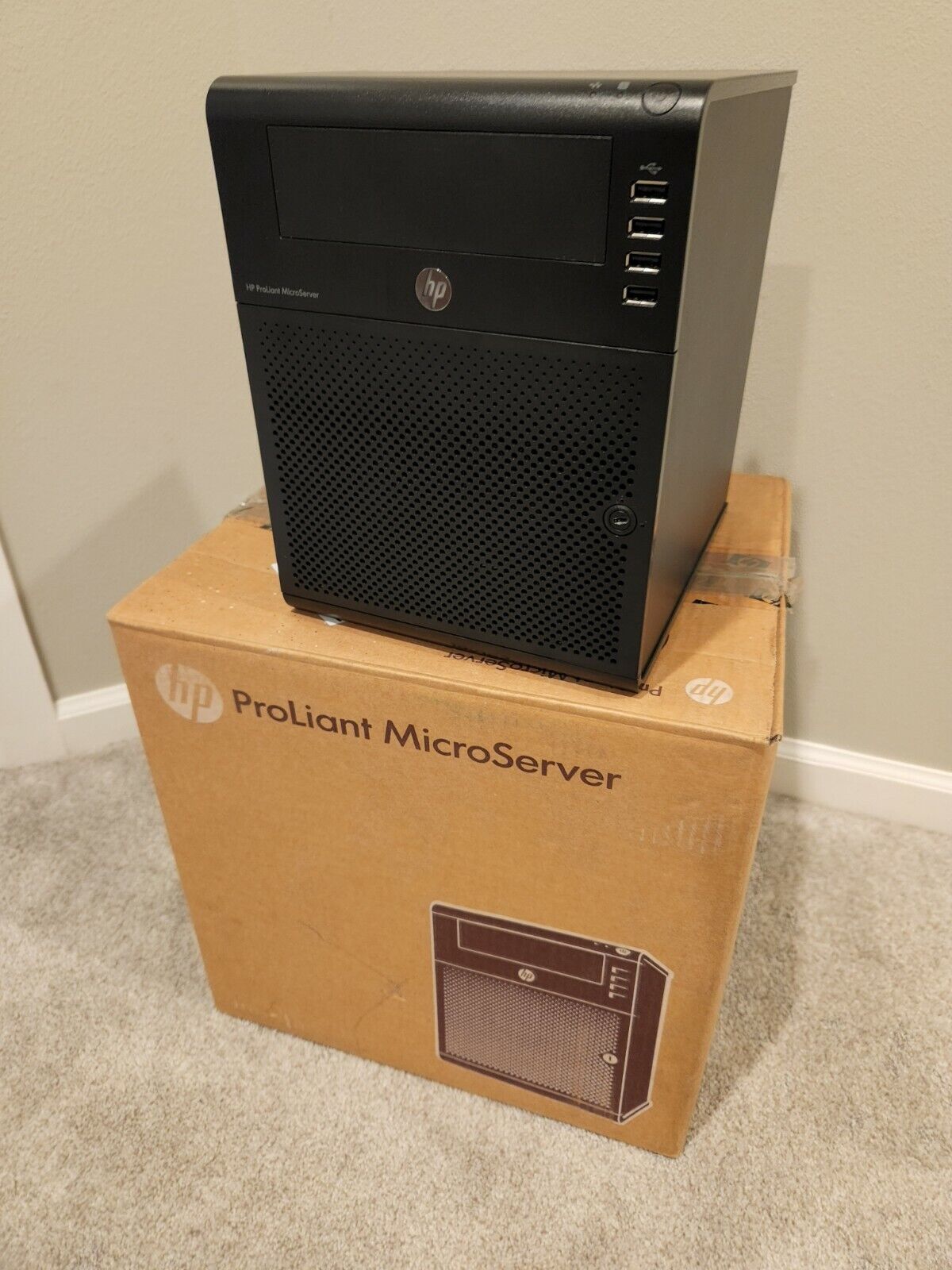 HP Proliant Microserver N40L Server with 8Gb RAM, Win 10 PRO, 128Gb SSD, 3Tb HDD