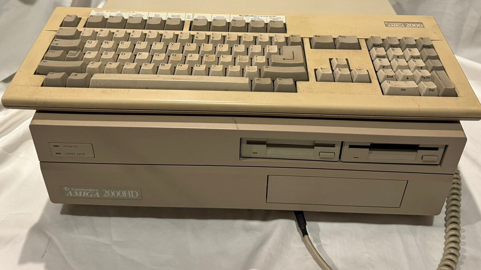 Vintage Commodore Amiga 2000HD Computer w/A2620 Accelerator, SCSI HDD, Keyboard