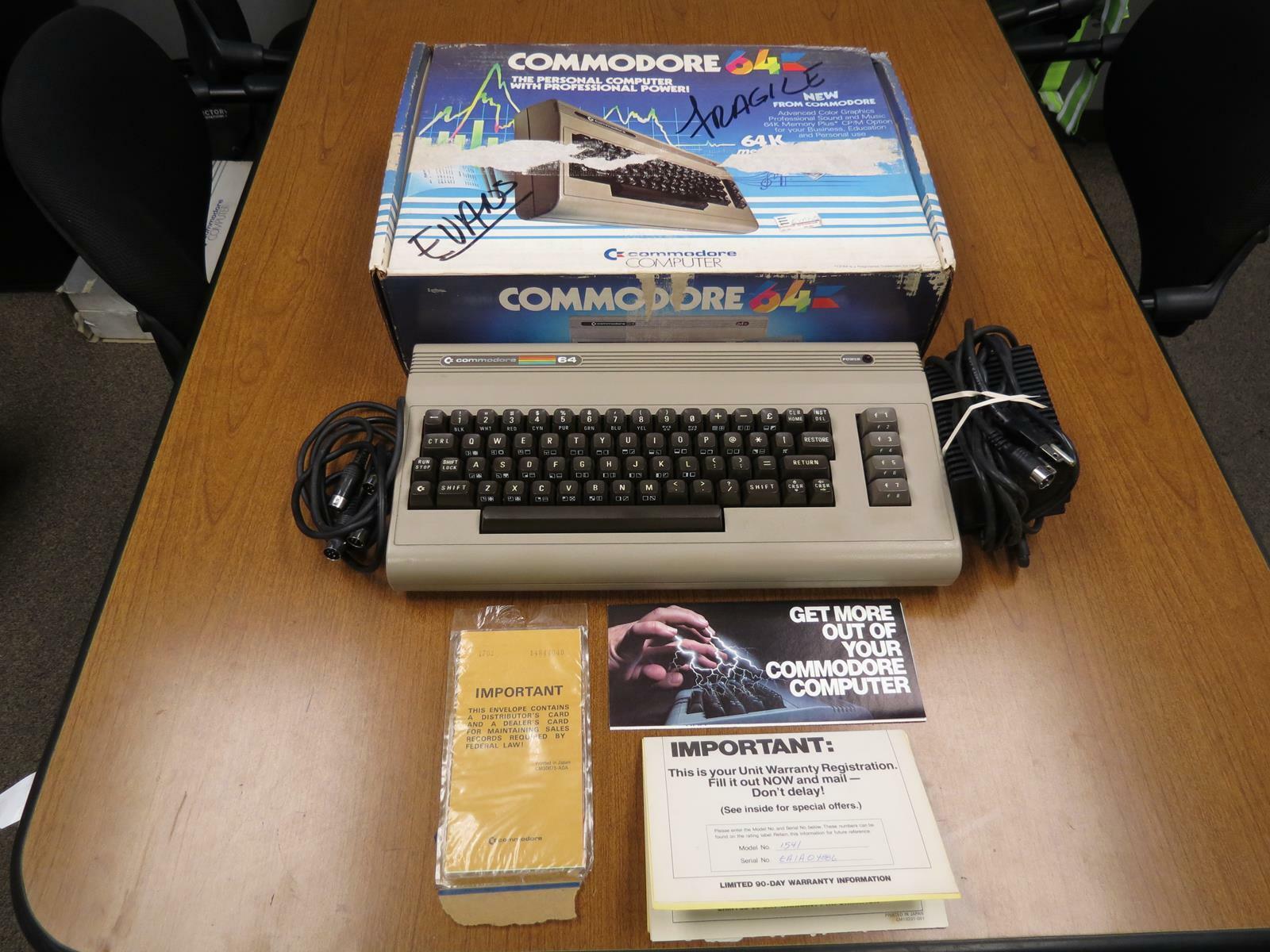 VINTAGE COMMODORE 64 PERSONAL GAMING COMPUTER W/ ORIGINAL BOX+PSU+PAPERS TESTED