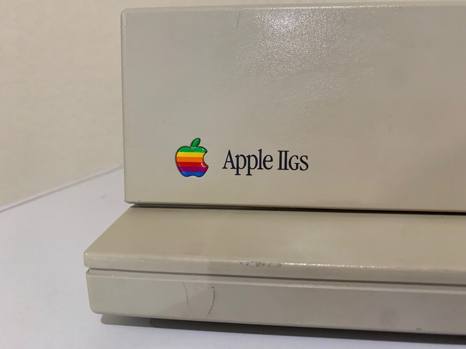 Vintage Apple IIGS Computer A2S6000 - Untested for Parts or Repair