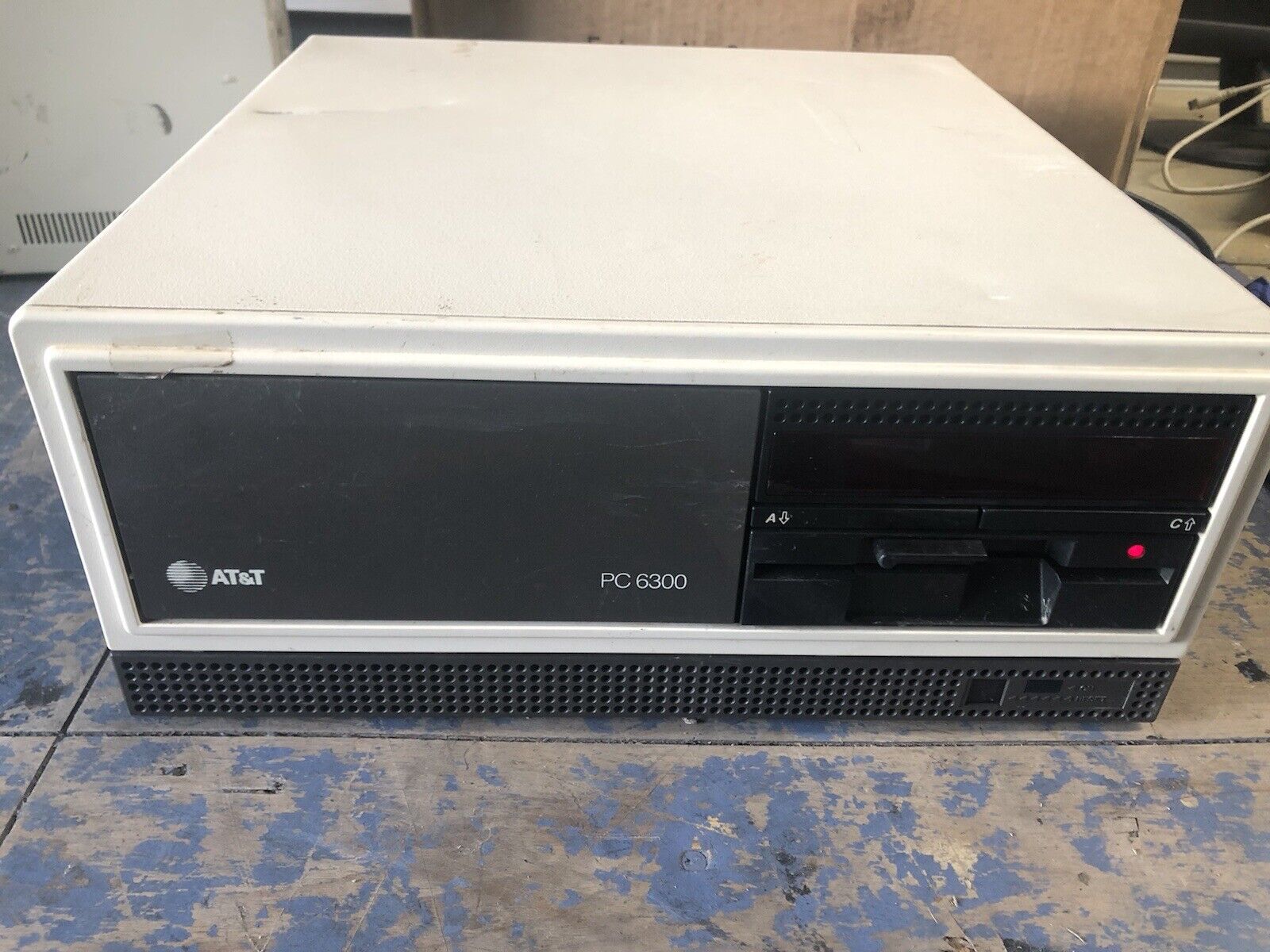VINTAGE AT & T 6300 PERSONAL COMPUTER MODEL CPU3-Z 