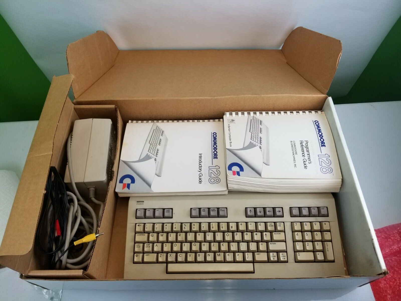 Commodore 128 Computer With Box/Powercord Tested Working