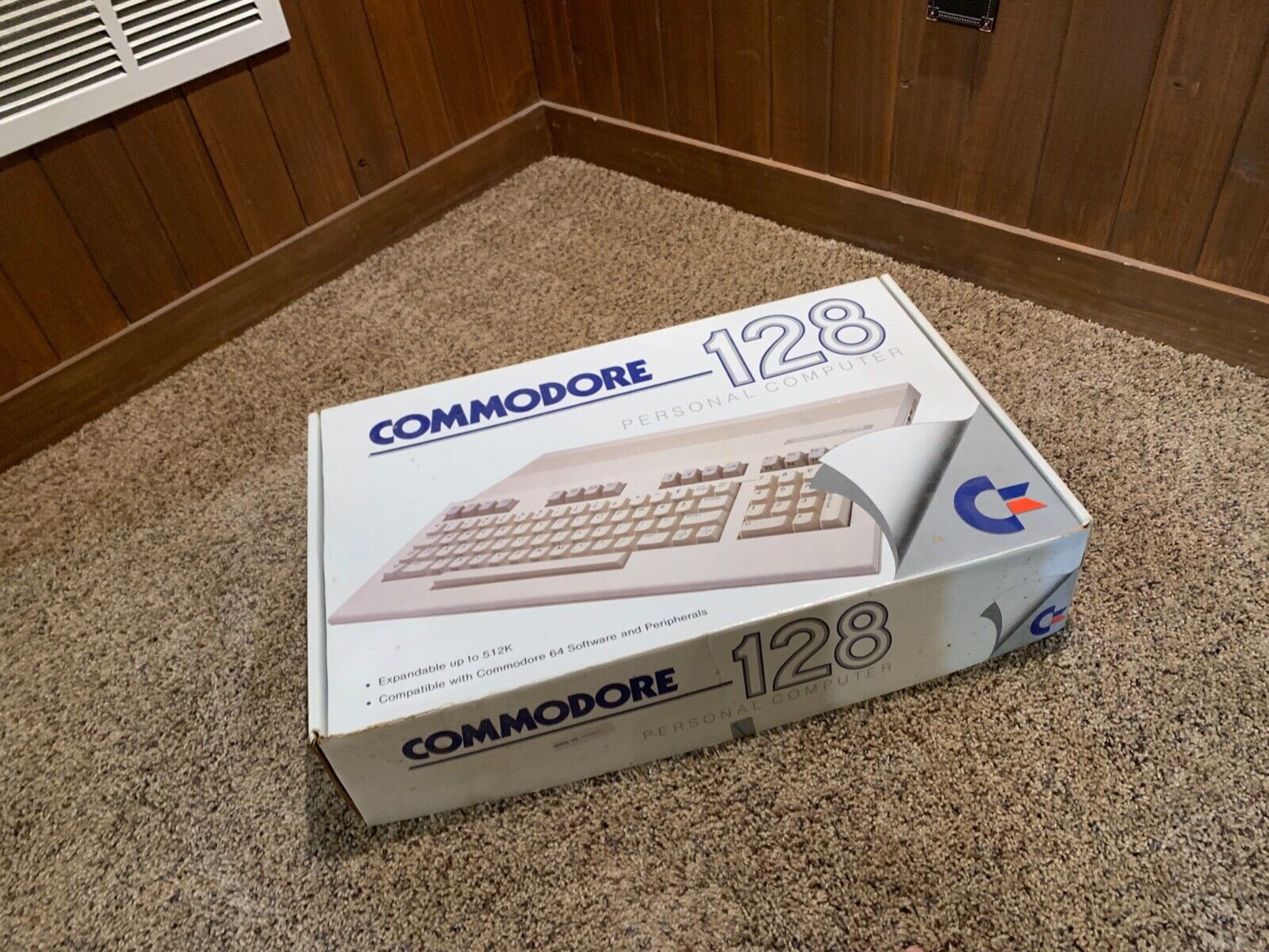 Vintage - Commodore 128 computer in original box