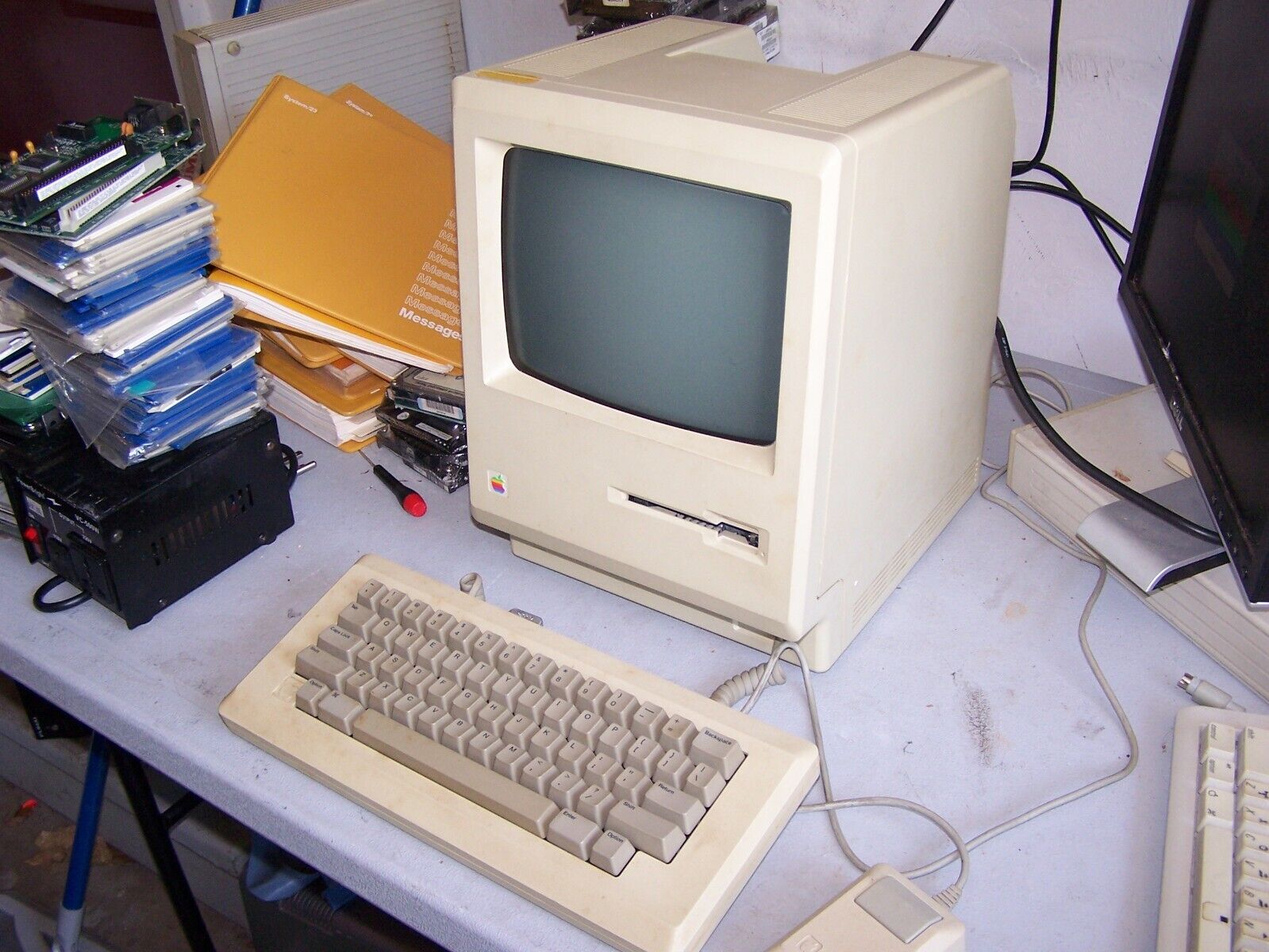Apple Macintosh 128K M0001 Computer with 2MB RAM upgrade, SCSI and 800K drive