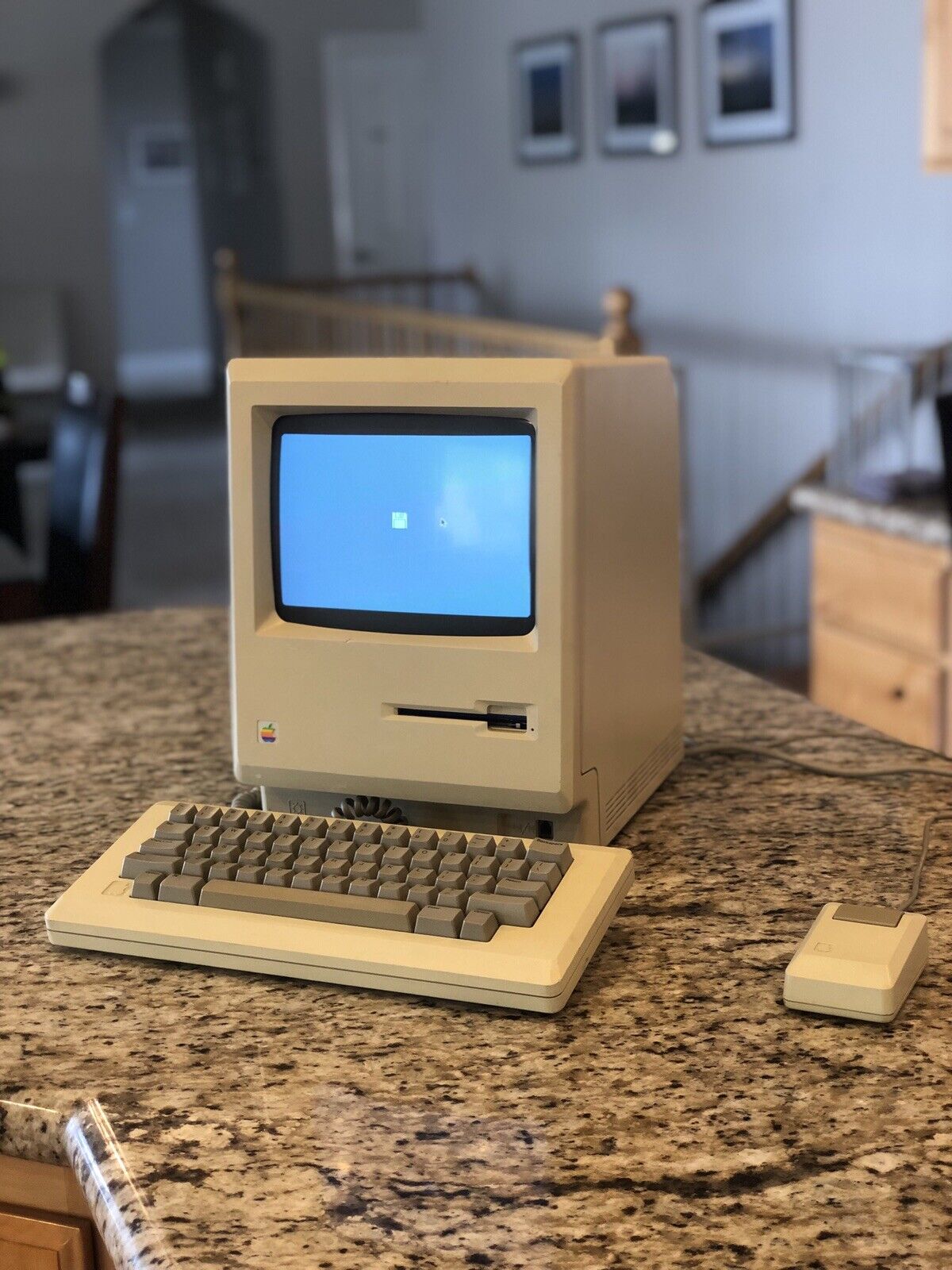 1984 Macintosh 128k M0001 With Keyboard and Mouse VINTAGE