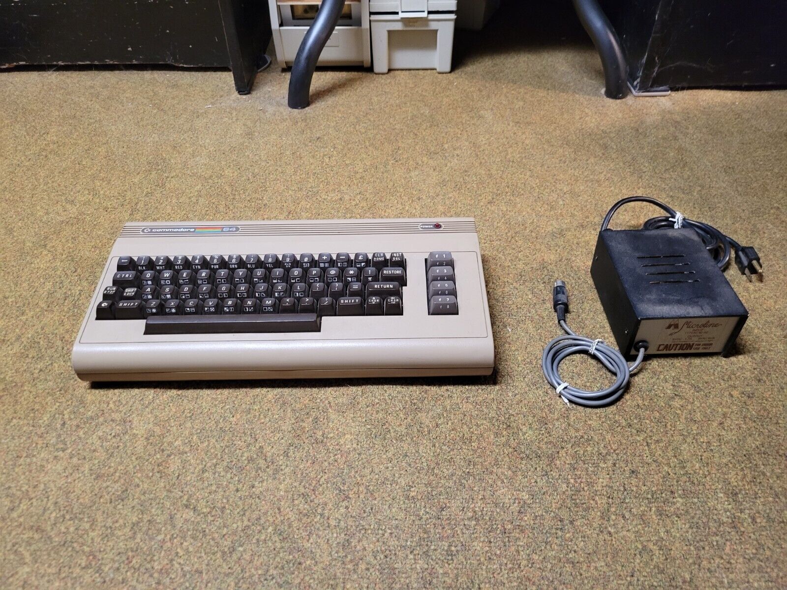 COMMODORE 64 COMPUTER & Power Supply TESTED AND WORKING with manual