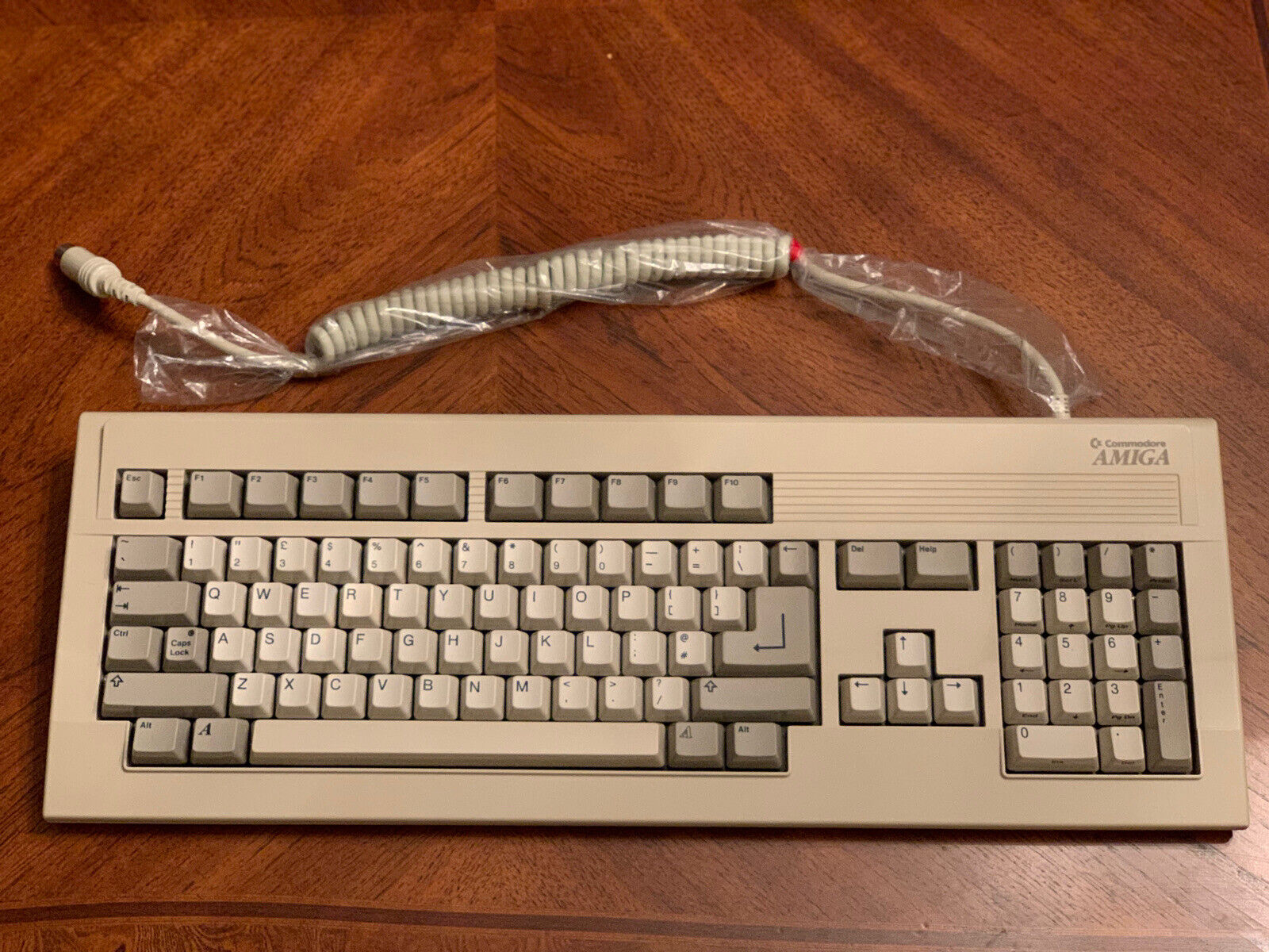 NEW OLD STOCK Commodore Amiga A3000 Keyboard QWERTY - RARE A2500 A2000 Computer
