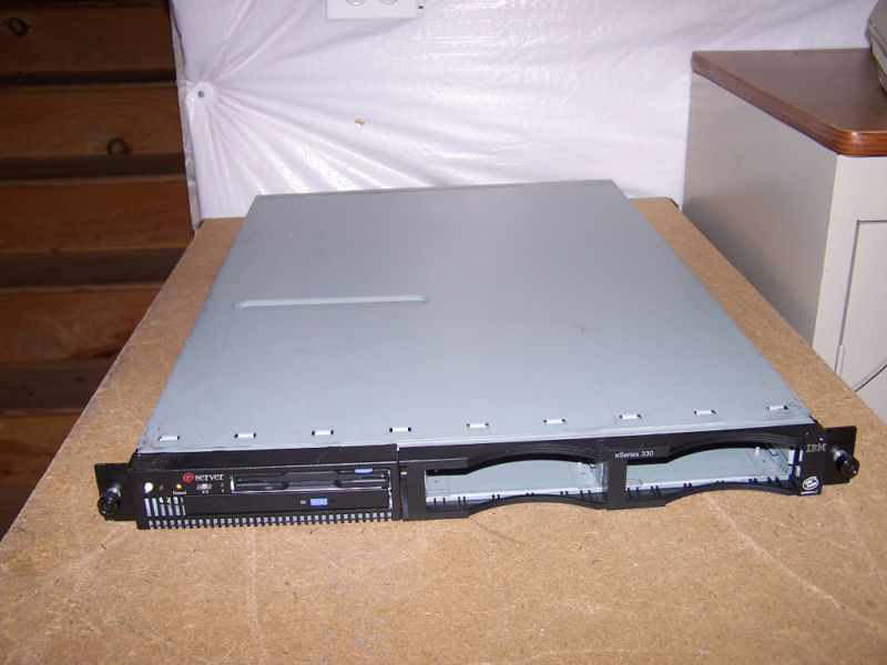 IBM X-Series X330 1U Pentium 3 Server 8674-31X 256MB 