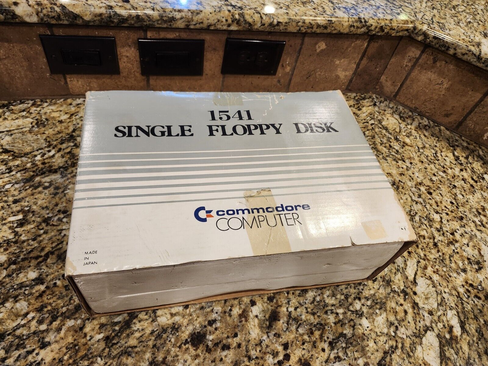 Commodore Computer 1541 Single Floppy Disk Drive In Original Box Manual Cords