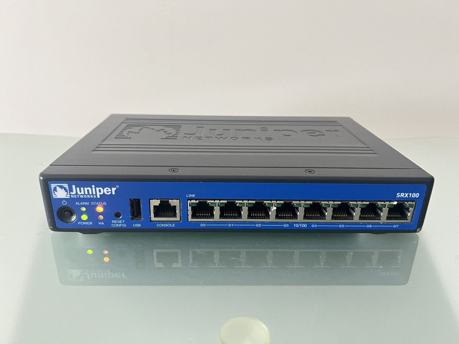 Juniper Networks SRX100 8-Port Firewall Security Services Gateway, P/N: SRX100H2