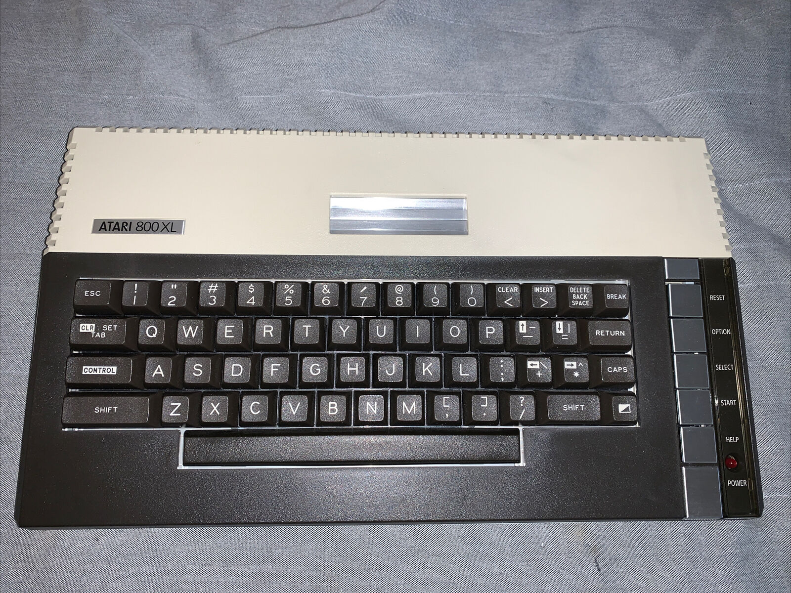 Atari 800xl in  M I N T  condition