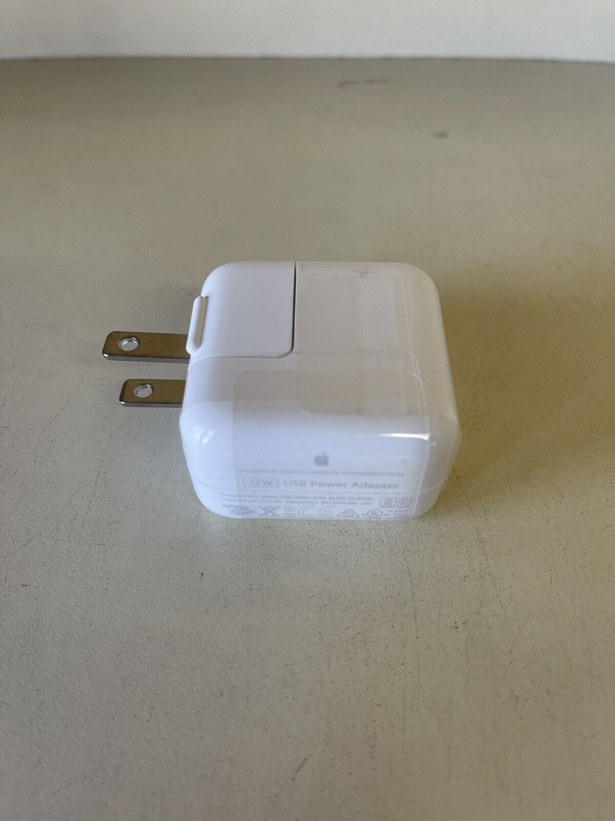 OEM Authentic 12W USB Power Adapter Wall Charger Sealed For Apple iPad Air 1 2 3