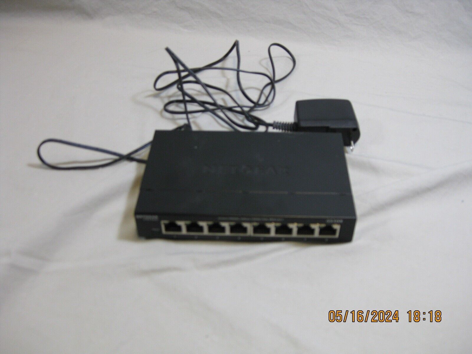 NETGEAR GS308v3  8-Port Gigabit Port Unmanaged Ethernet Switch / USED Nice