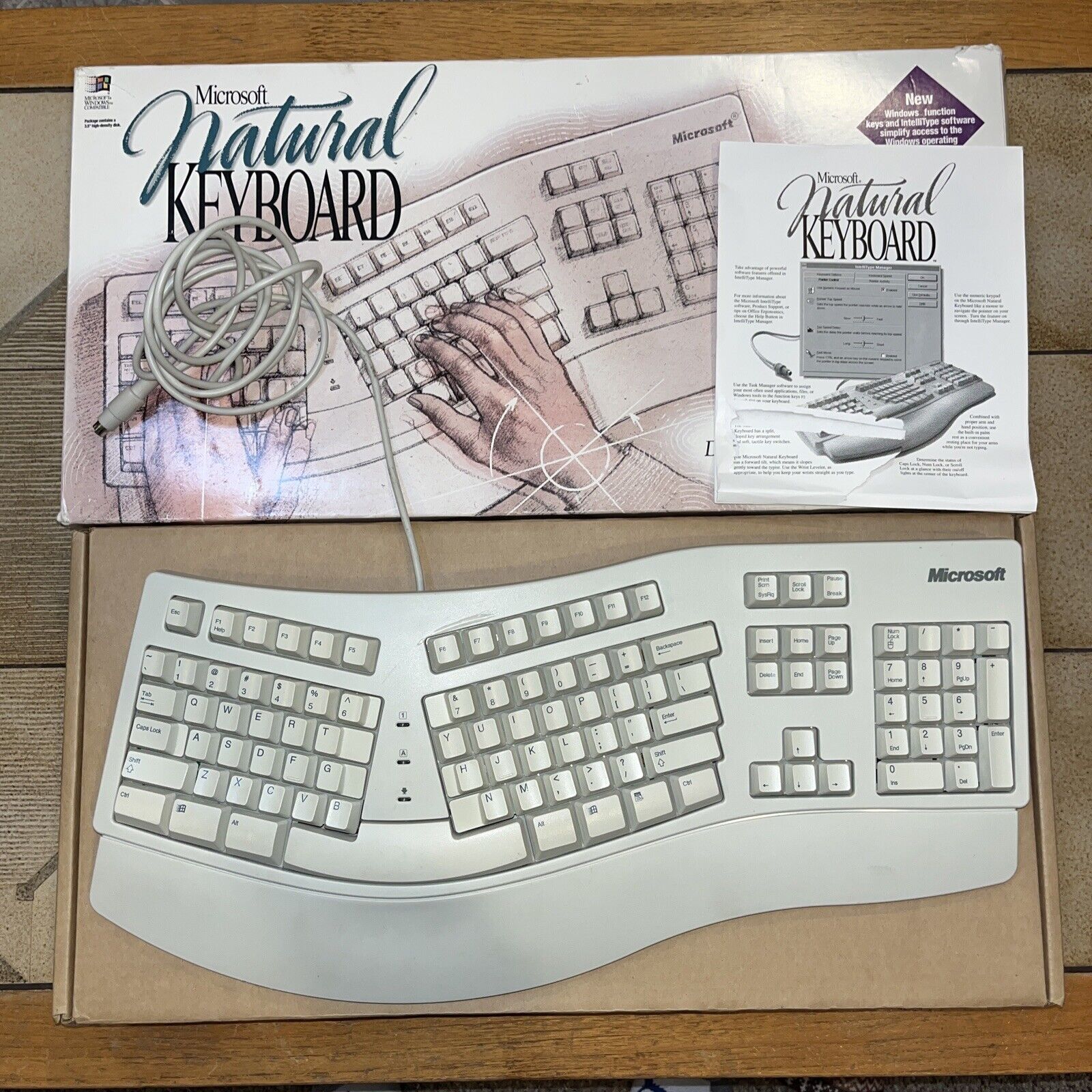 Vintage Microsoft 1994 Ergonomic Natural Mechanical Keyboard 58221 PS/2-Wire