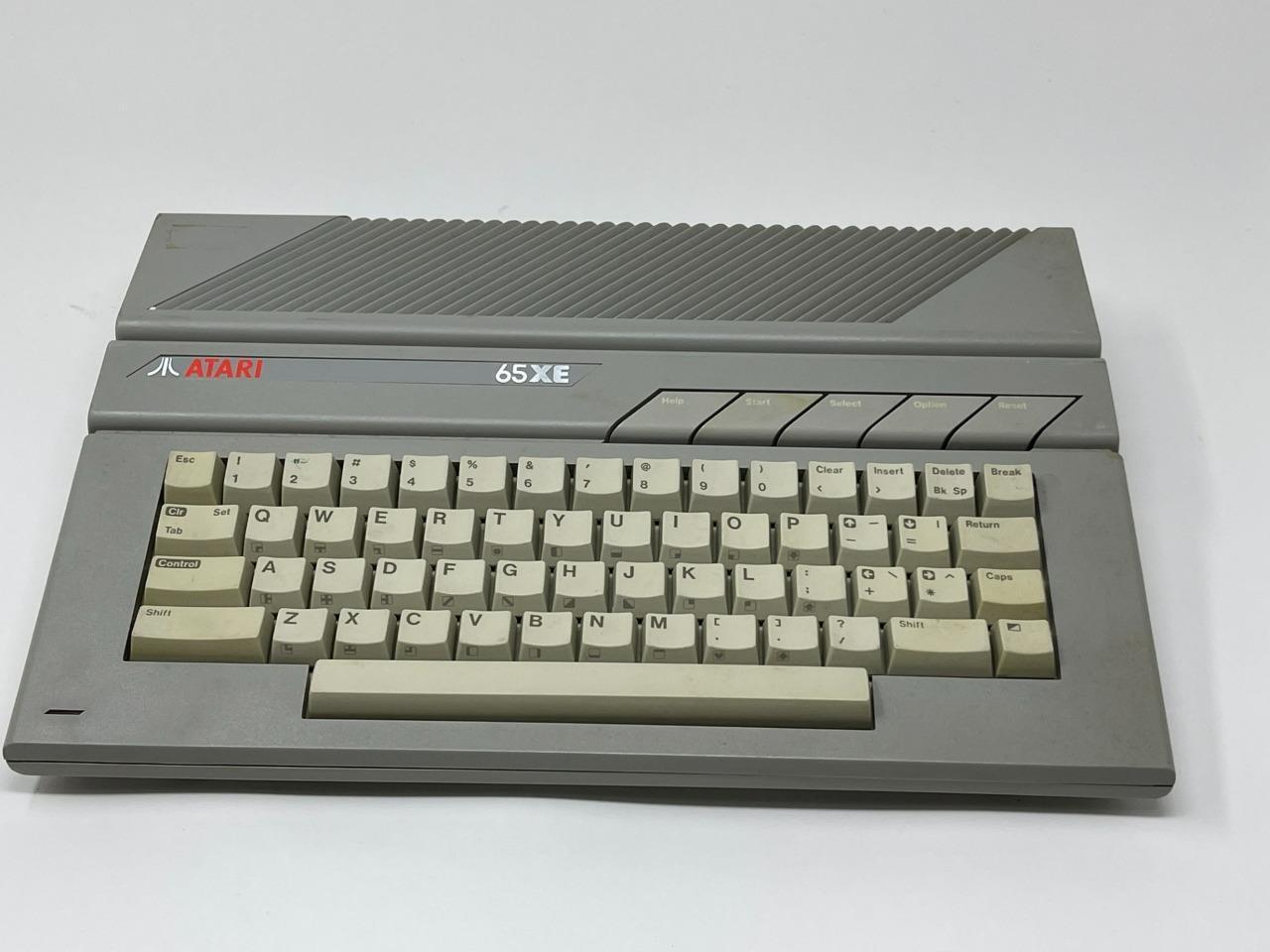 Atari 65XE Computer Console Used Worn Rare Vintage A1B-G067