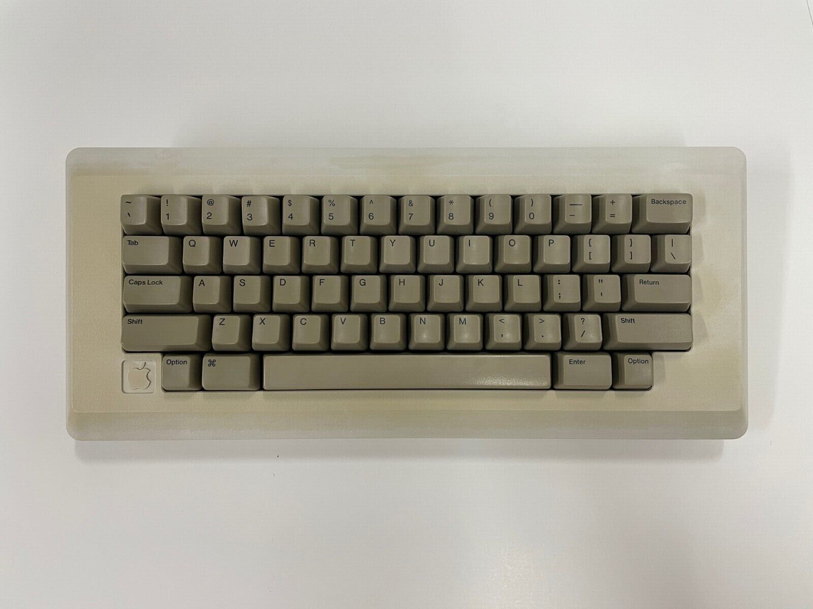 Apple Macintosh M0110 Keyboard Restored & Working For Mac 128k, 512k & Plus