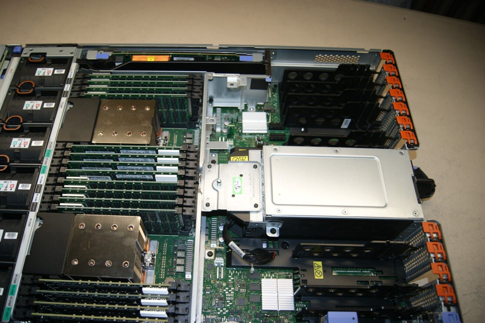 IBM 8247-22L  Power8 S822L Server 2  x 3.02GHz CPU 512G RAM 2 x 1400W 12 x 1.2TB