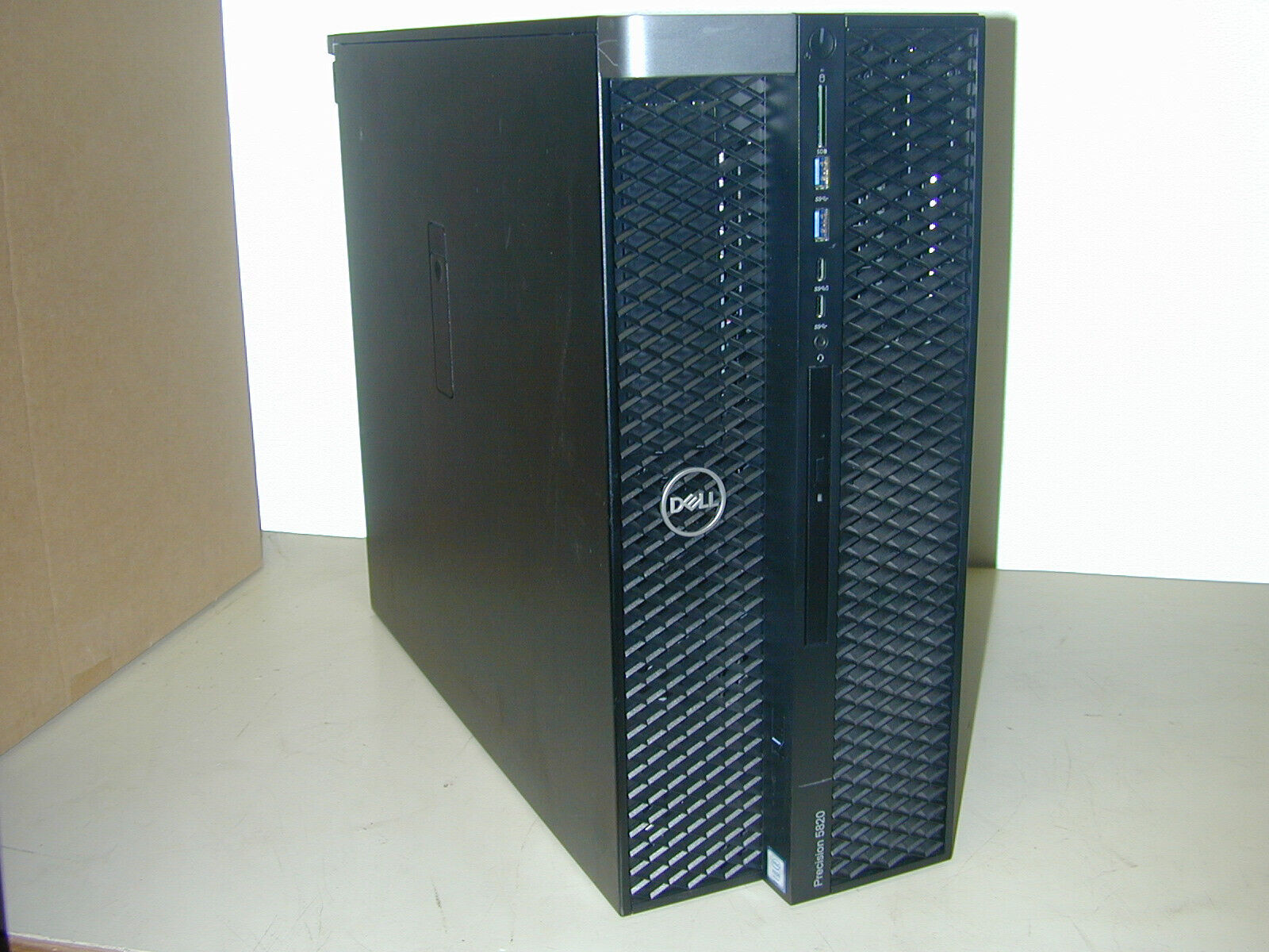 Dell Precision 5820 Tower Xeon W-2133 3.6GHZ 32GB Ram, 512GB SSD, P4000 8GB