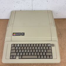 Apple IIe A2S2064 Vintage Personal Computer Working picture