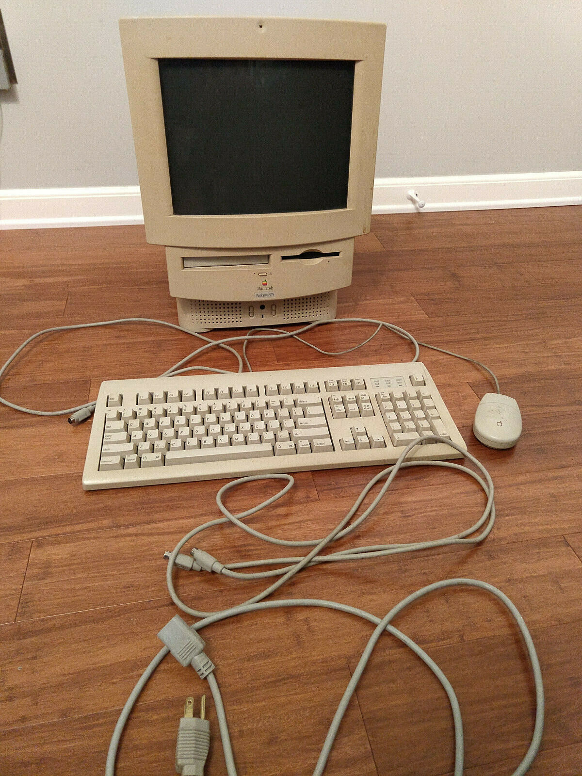 VINTAGE APPLE MACINTOSH PERFORMA 575 M1640 ALL IN ONE COMPUTER [Tested]