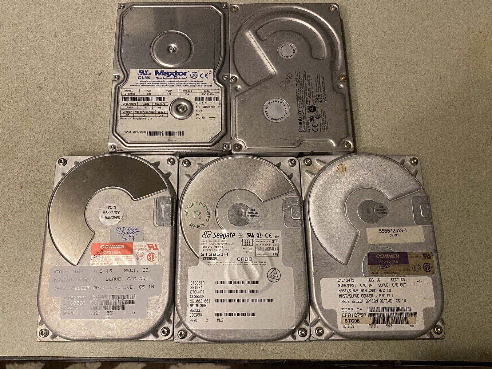 Lot Of 5 Vintage IDE Hard Drives, Conner Seagate, Quantum, Maxtor *Non Working*