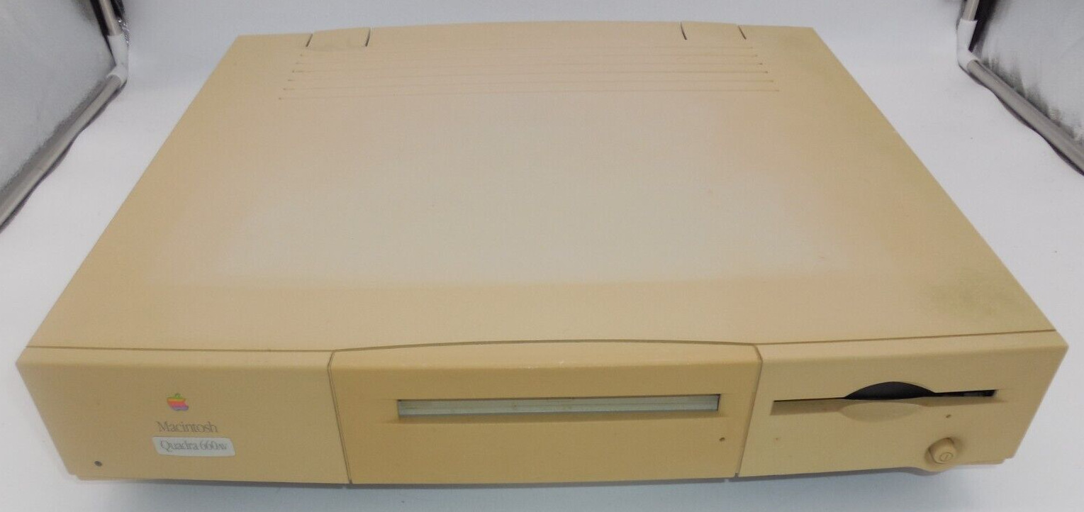 Vintage Apple Macintosh Quadra 660AV M9040  for parts/repair