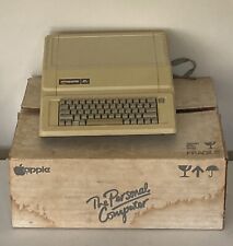 Apple IIe Personal Computer w 128k RAM 2400 Modem Serial Parallel Original Box picture