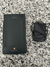 Vintage Apple Newton MessagePad 2000 PDA Tablet and Apple Charger *Works* Guide picture