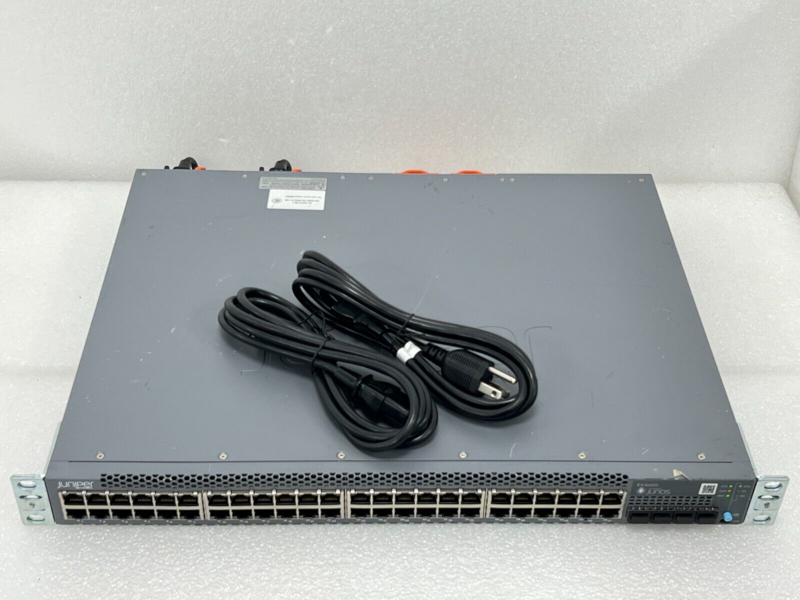 Juniper Networks EX3400-48T-AFO 48x GbE Ports 2x SFP+ 2x QSFP+ Switch /w 2 x PSU