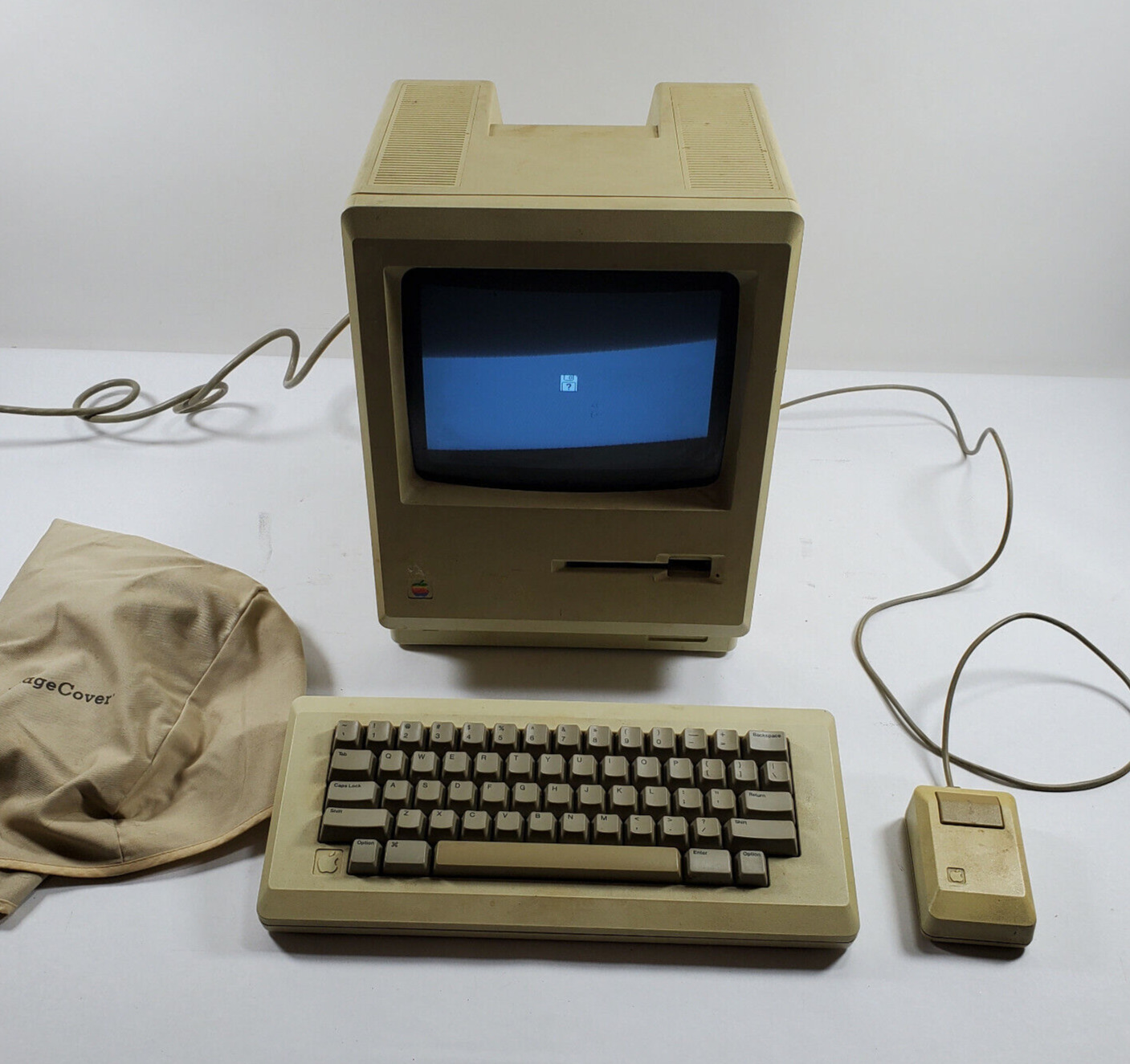 Apple Macintosh 128K M0001 Computer 1984 with Mouse and Keyboard