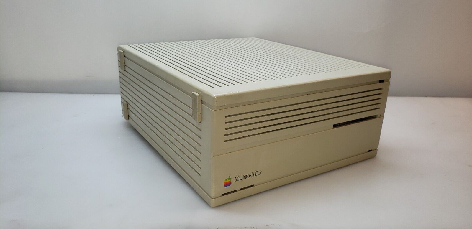 Vintage Apple Macintosh IIcx Model M5650 - For Parts or Repair #99