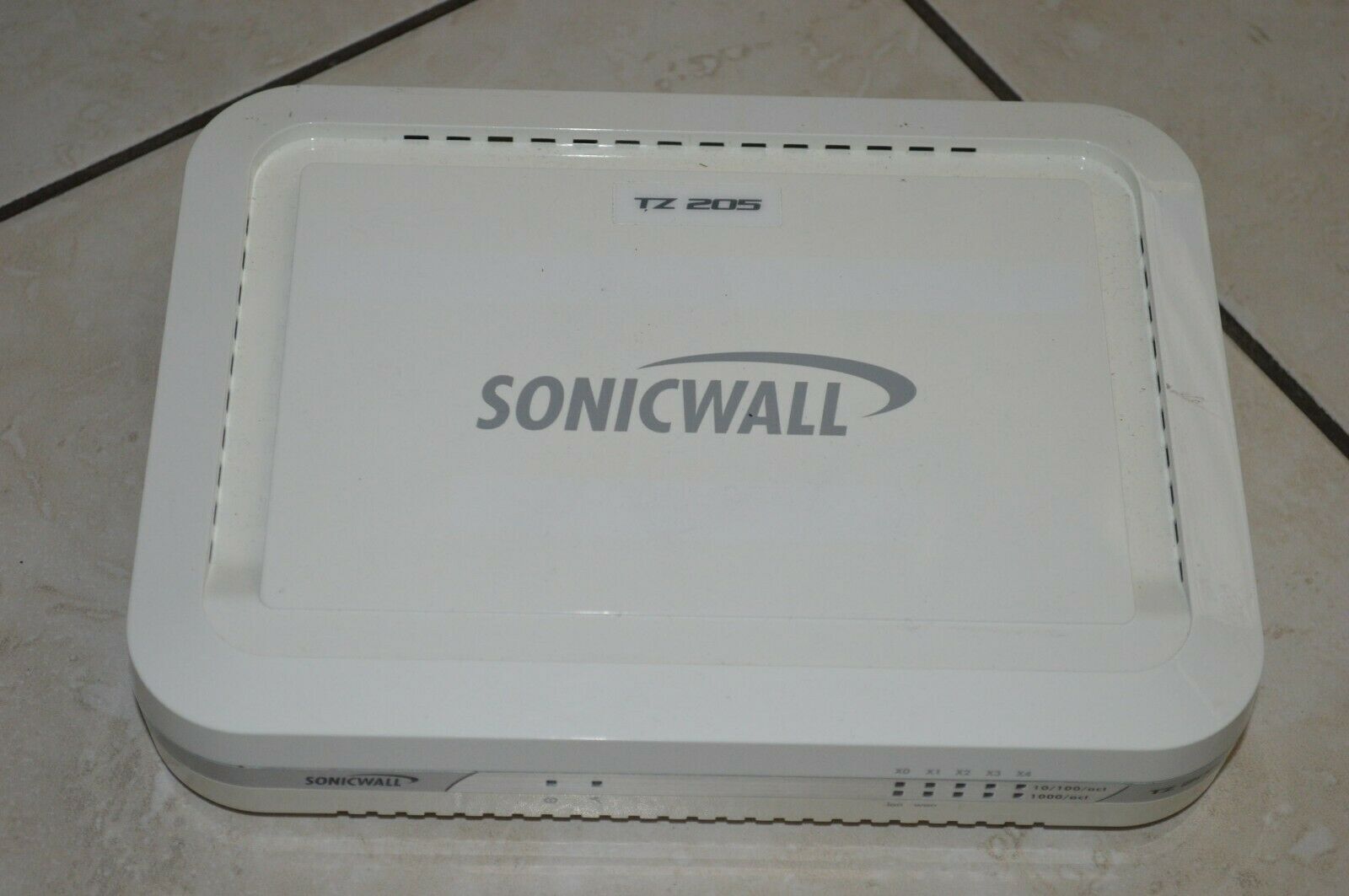 Sonicwall TZ205 TZ 205 Firewall APL22-09D with ac adapter