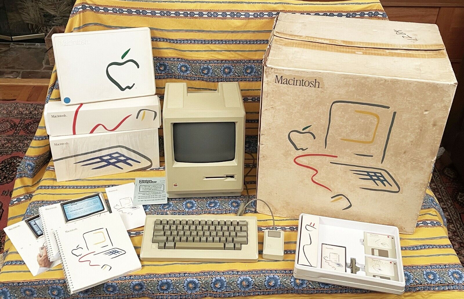 Very Rare Apple Macintosh 128k with Original Picasso Box and all Accessories