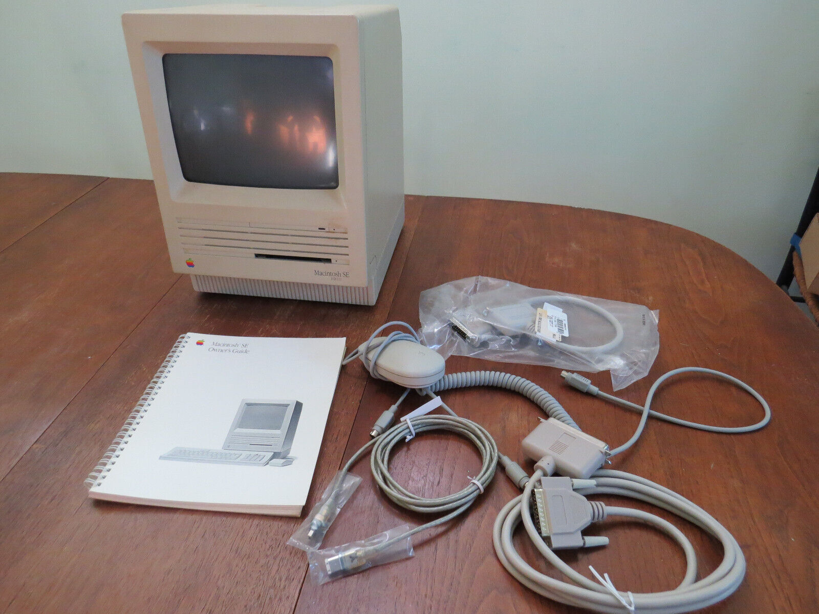 Vintage Apple Macintosh Computer SE FDHD Boots w/ Issues Accessories