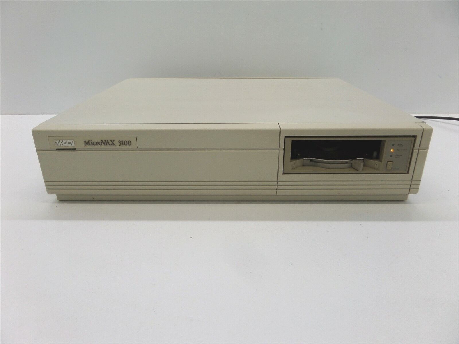 Vintage DEC Digital DV-31DTA-A MicroVAX 3100 Workstation w/ TZ30 Tape Drive