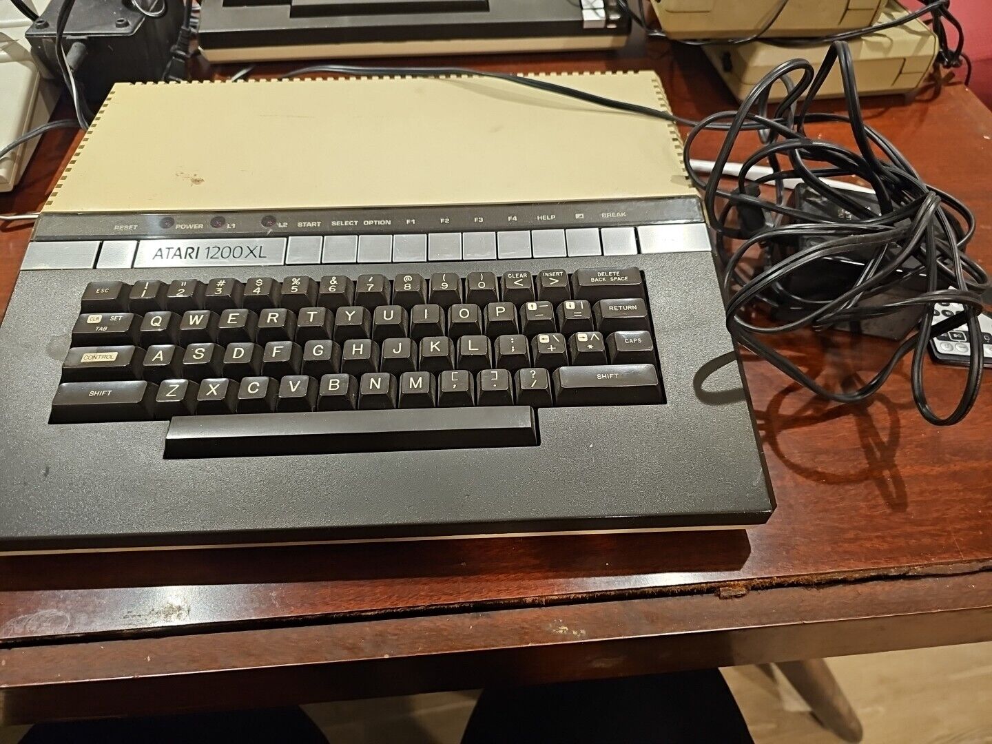 Vintage Family owned Atari 1200xl computer sold as is tested turns on with cable