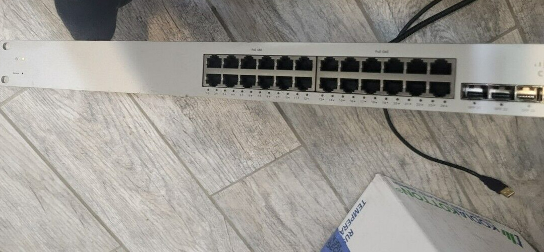 Cisco Meraki MS220-24p 24-Port PoE Switch