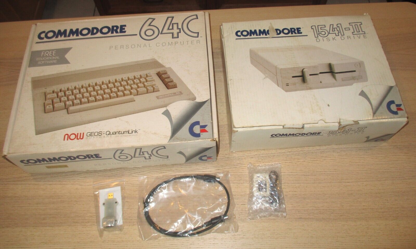 COMMODORE 64C Vintage COMPUTER In Box With 1541-II Drive + Extras