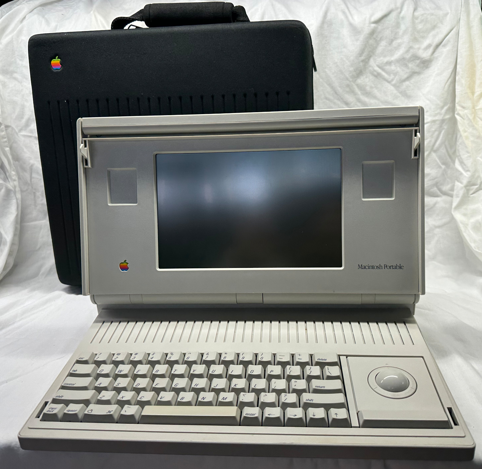 Vintage Macintosh Portable M5126 for parts Read Description