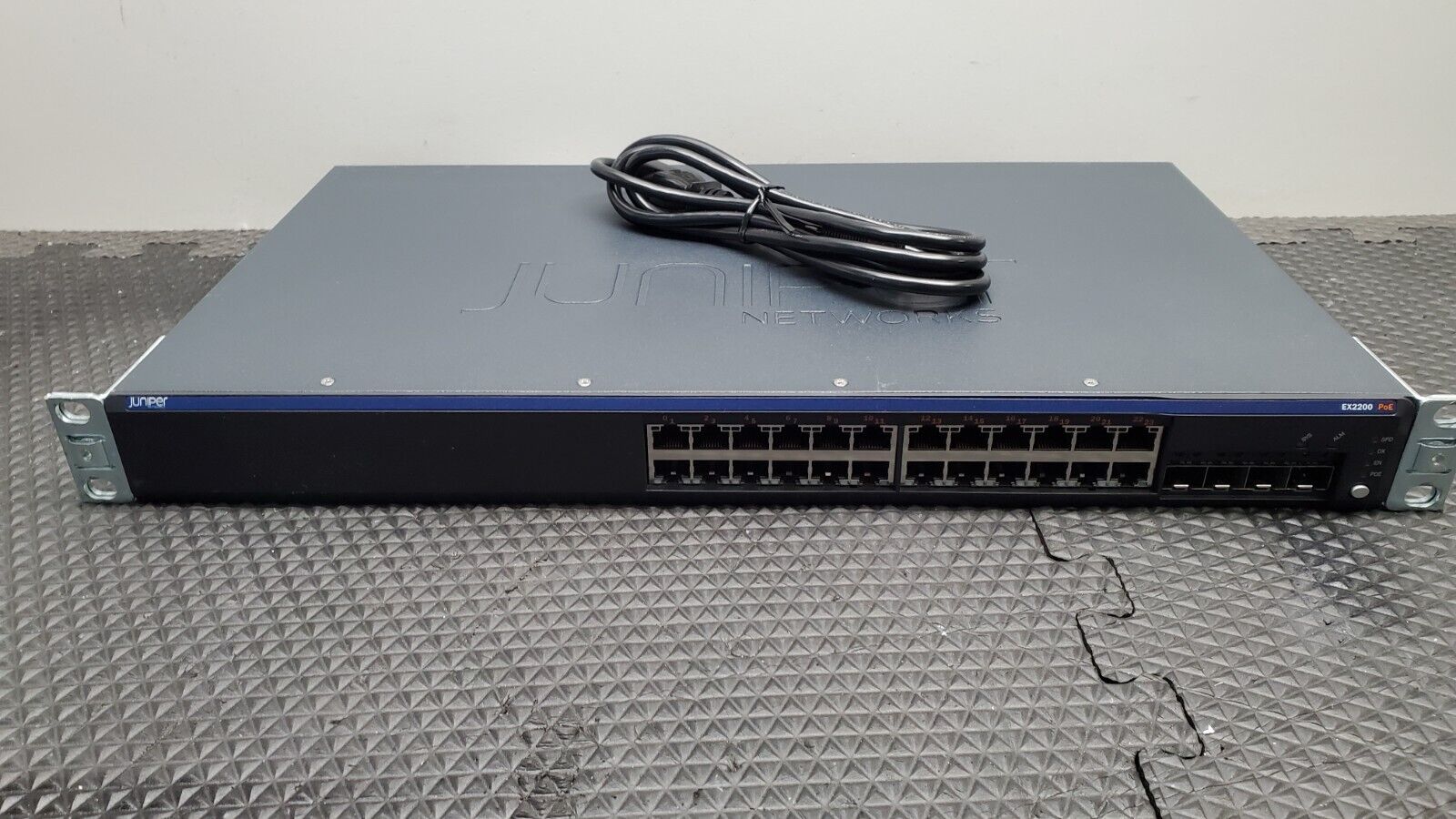 Juniper EX2200-24P-4G 24 Port POE Gigabit Switch TESTED / RESET 