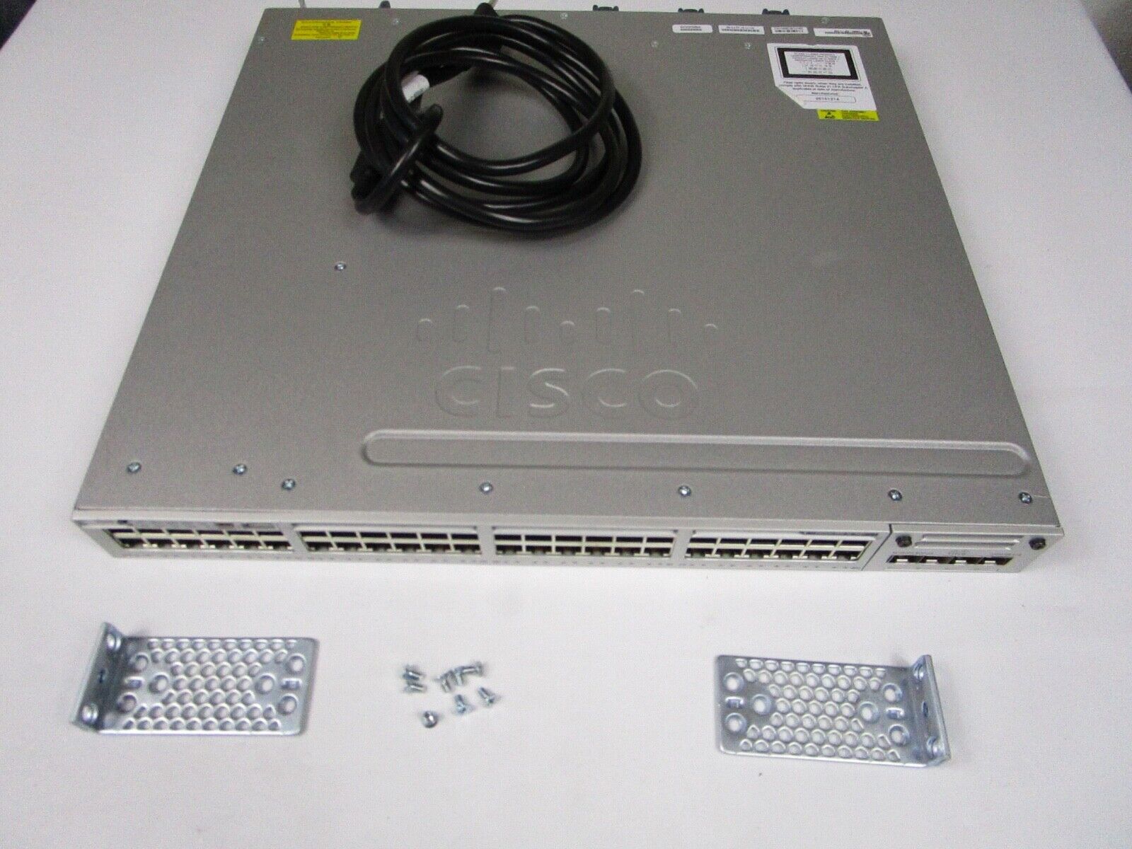 Cisco Catalyst 3850 48 PoE+ WS-C3850-48P-L V04 Switch w/ C3850-NM-4-1G 715WAC
