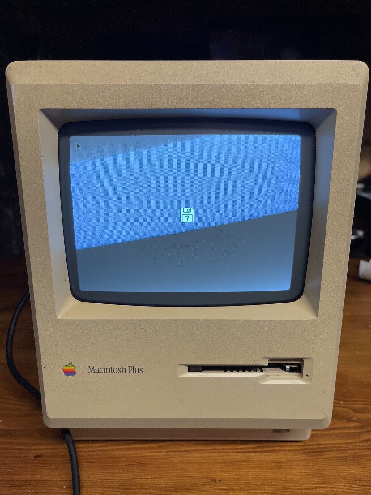 Vintage Apple Macintosh Plus 1MB Desktop Computer M0001A, Powers On w/ Cord
