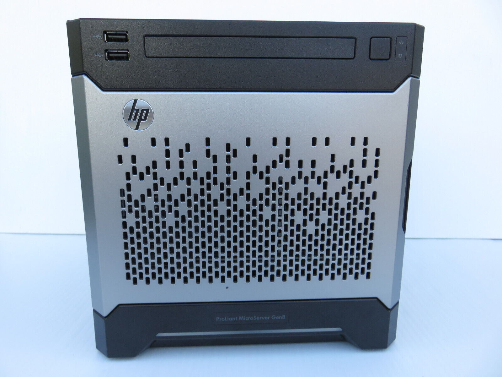 HP ProLiant MicroServer Gen8 Celeron G1610T 2.3GHZ 4GB RAM  1TB HDD / Look 👀🔥