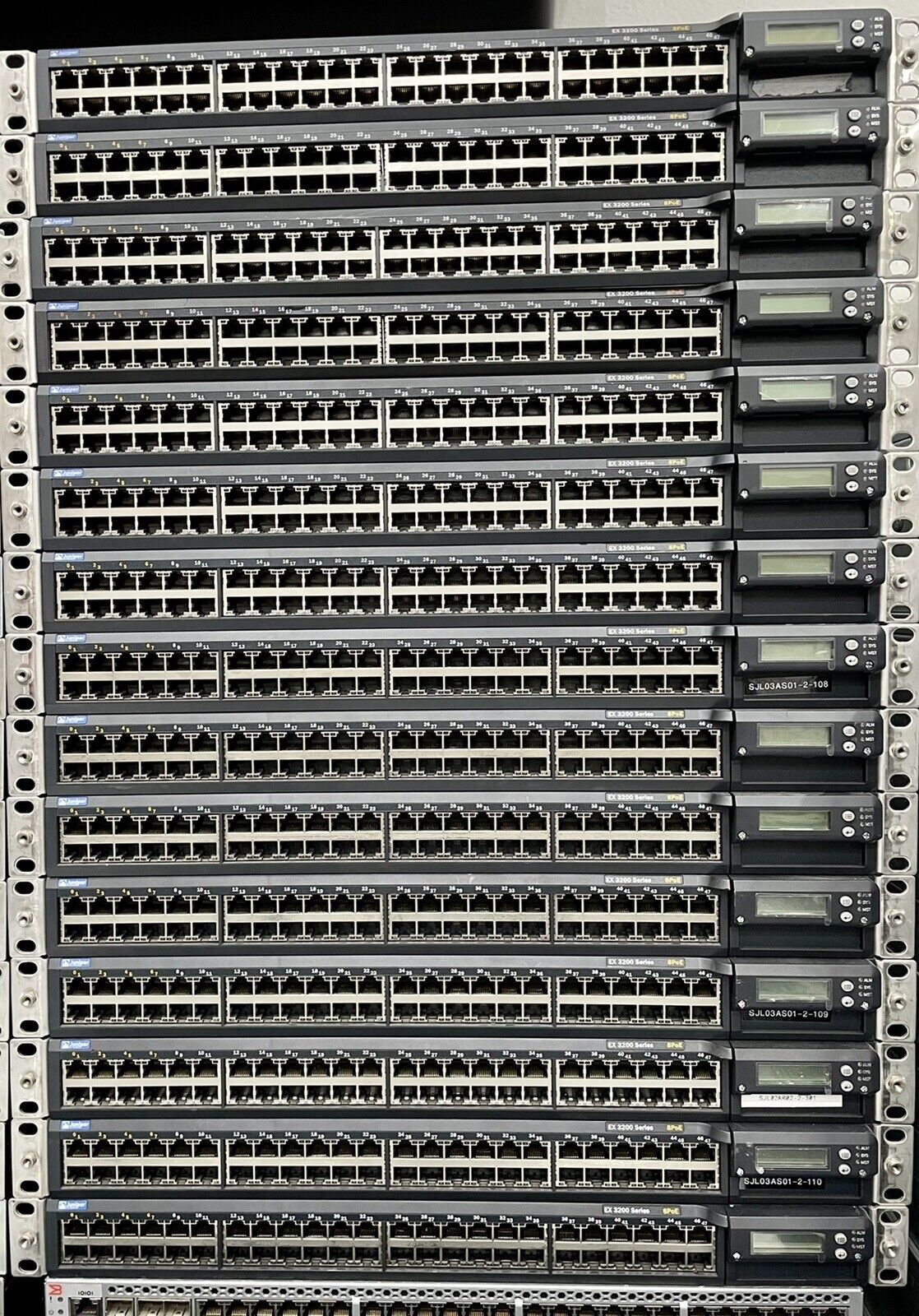 Juniper 48-Port Gigabit Ethernet Switch : EX3200 (8-Port PoE)