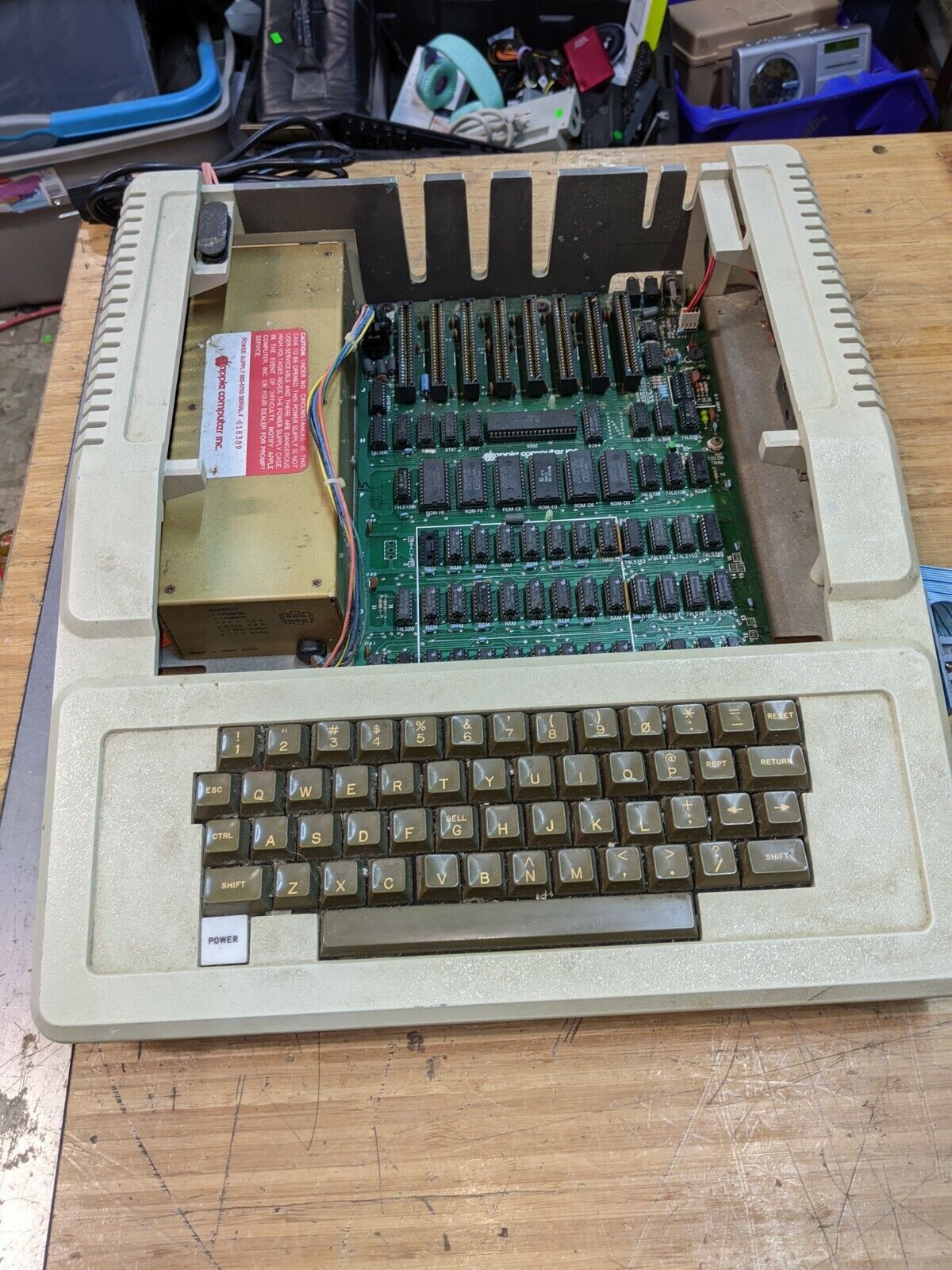 Vintage Apple II Plus Computer a2s1048 *For Parts*
