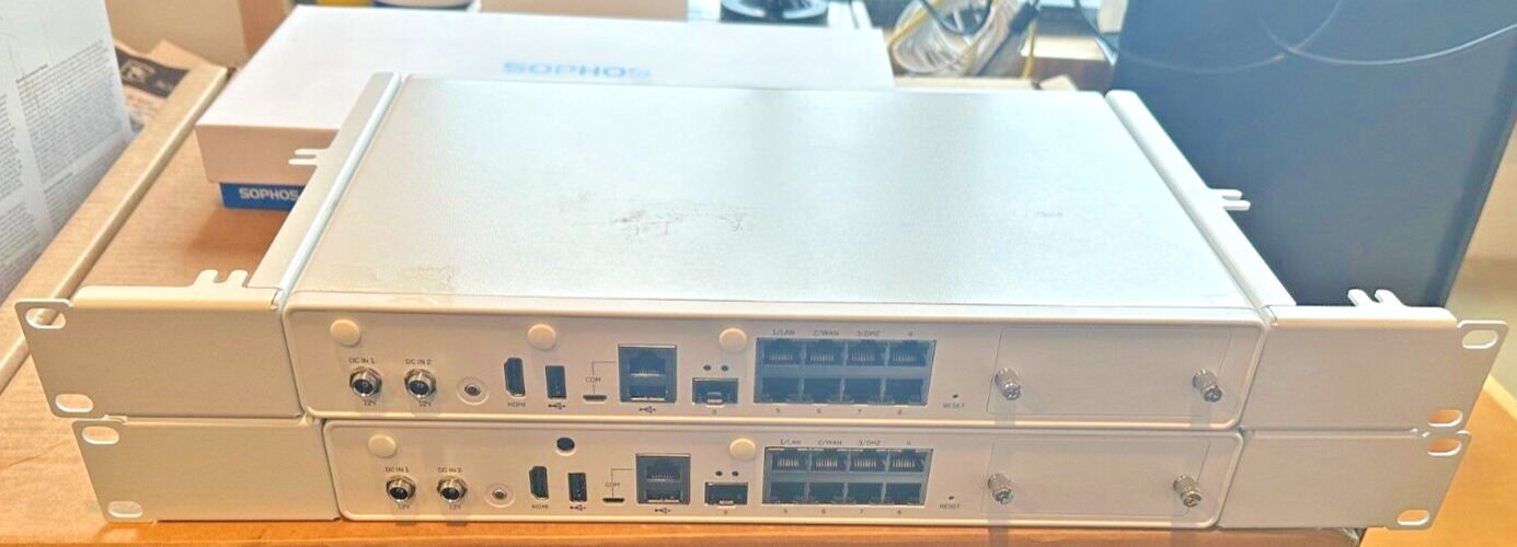 2x Sophos XG 125 REV.3 Firewall with Rack Mount kits n/Power Supply