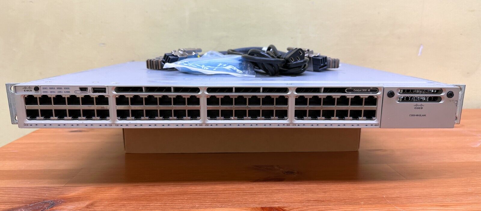 Cisco Catalyst 48-Port Ethernet Switch - WS-C3850-48T-E w/ 2 x 350WAC Power
