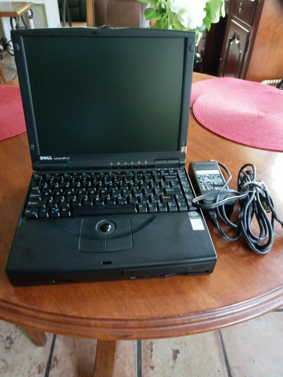 Vintage Dell Latitude XPi CD P150St Laptop w power supply